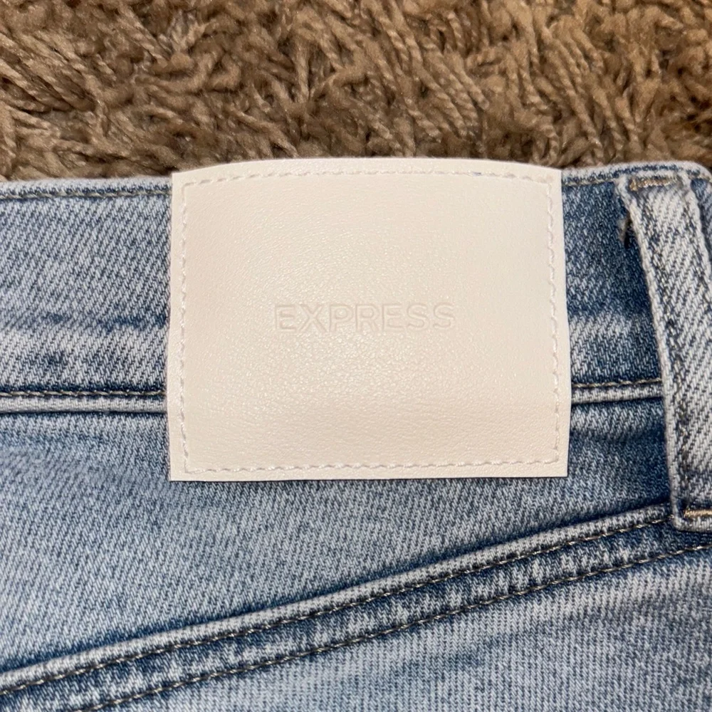 Express Women's Skyscraper Mid Rise Light Blue Jeans Size 4 - Picture 6 of 6